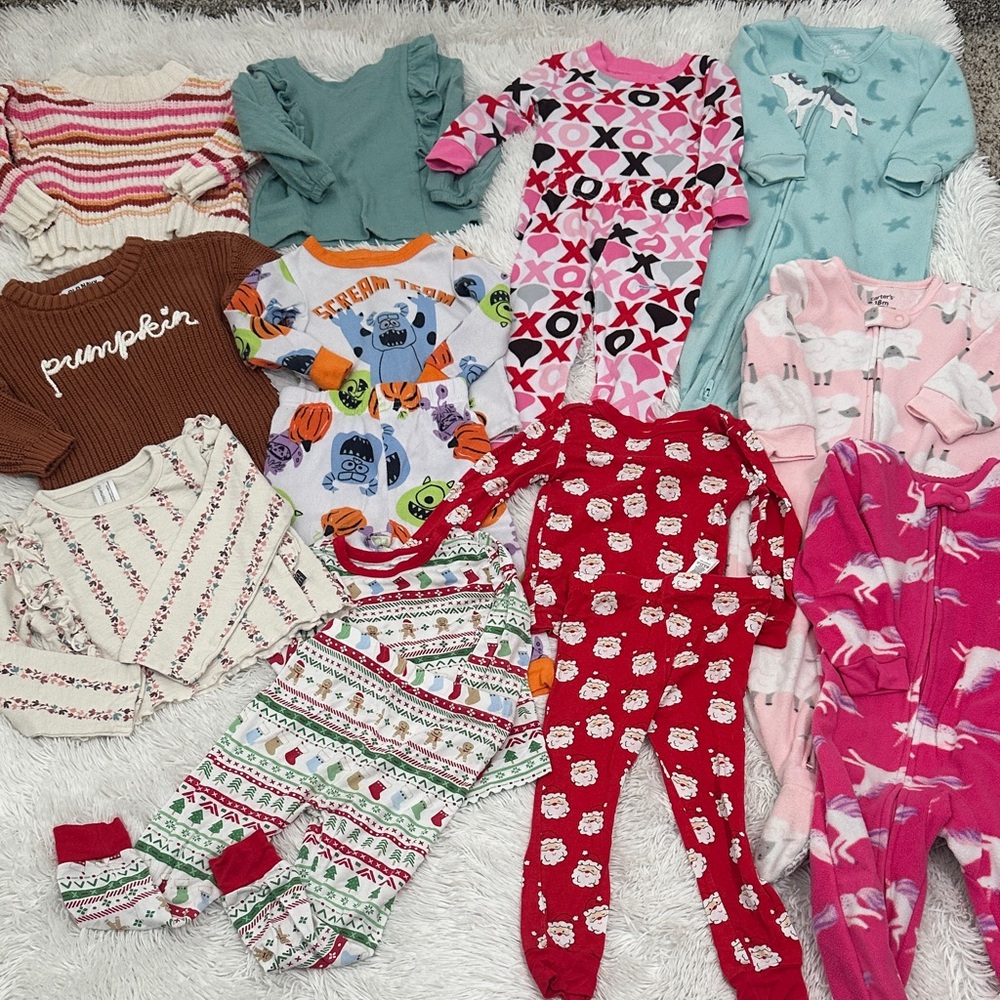 ⭐️ Bundle of 11 Toddle Tops & Pajamas Size 18-24 months